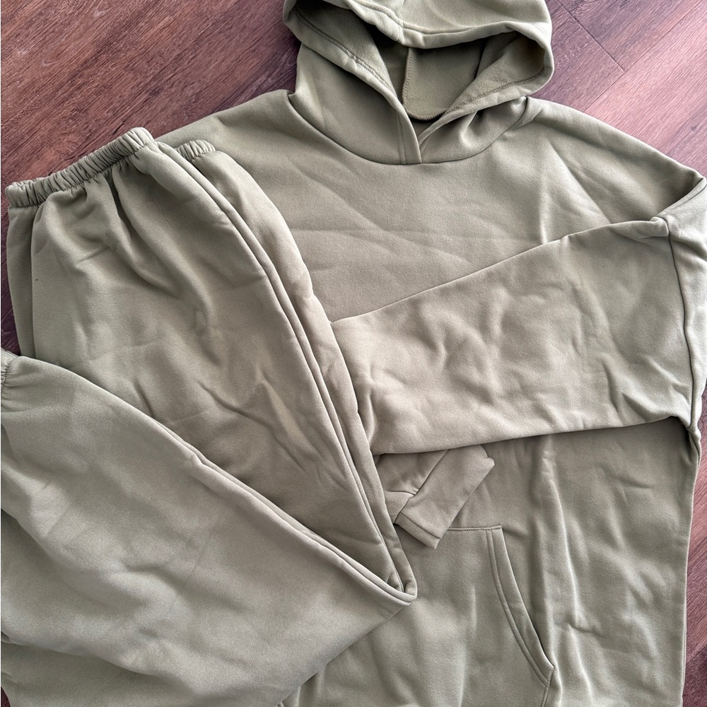 Sage Green Women's Sweatshirt & Sweatpants Set Loungewear New